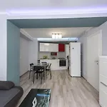 Apartment - Shabbat Friendly *