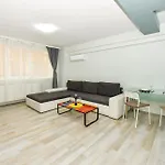 - Shabbat Friendly Apartment