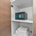 - Shabbat Friendly Apartment