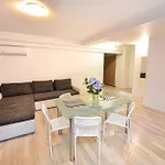 Apartment - Shabbat Friendly