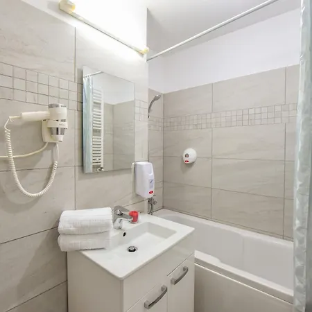 - Shabbat Friendly Apartament