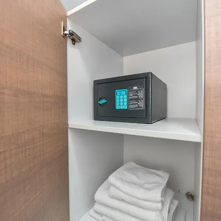 - Shabbat Friendly Apartament