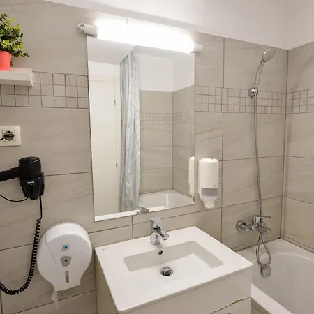 - Shabbat Friendly Apartament *