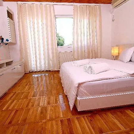 - Shabbat Friendly Apartament Bukareszt