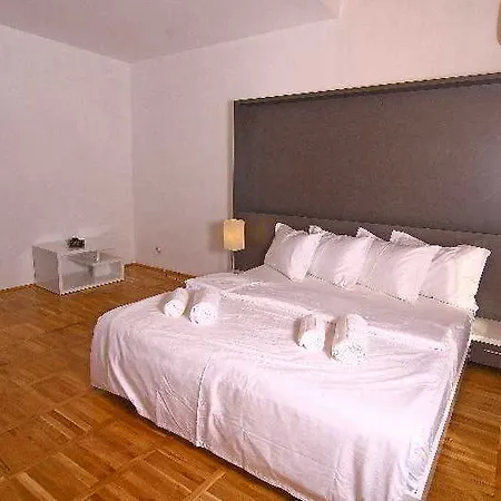 - Shabbat Friendly Apartament