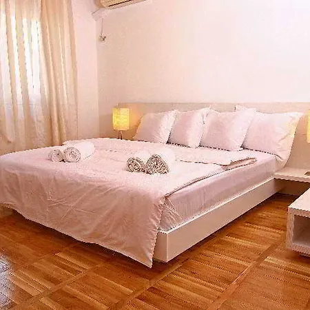 - Shabbat Friendly Apartament Bukareszt