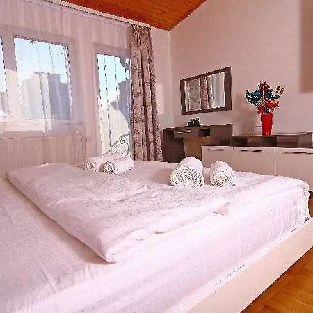 - Shabbat Friendly Apartament