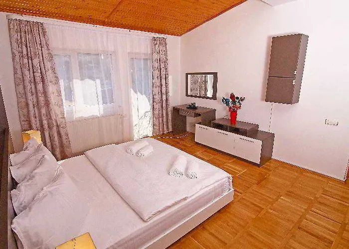 - Shabbat Friendly Bükreş